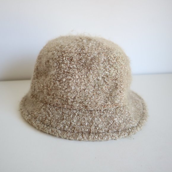 GAP Fuzzy Boucle Bucket Hat - Picture 1 of 7